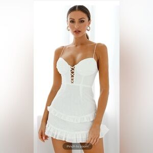 NWOT Selfie Leslie HEMINGWAY CRISSCROSS BUST FRILL TRIM DRESS FLORAL PRINT WHITE